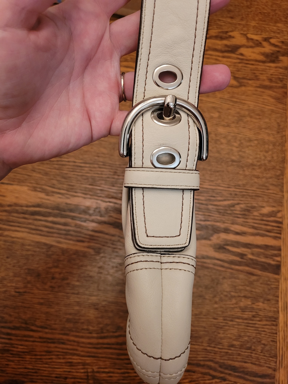Vintage Coach Soho Cream Leather Shoulder Bag Y2K Buckle Straps Silver Hardware - Picture 6 of 12